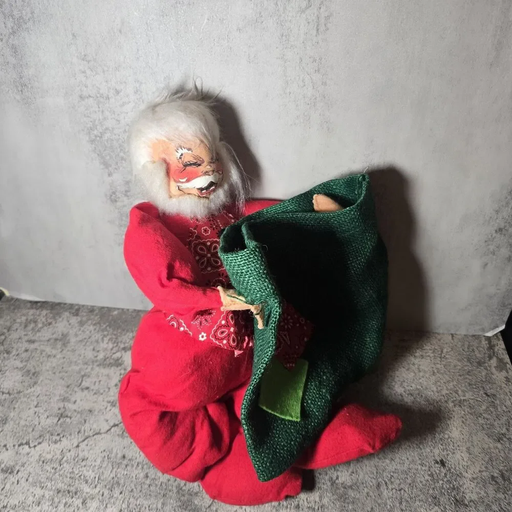 VINTAGE ANNALEE SANTA CLAUS WITH BURLAP SACK FOR GIFTS CANDY TOYS   1971